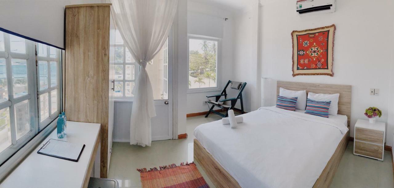 נה טראנג Vivid Seaside Homestay מראה חיצוני תמונה