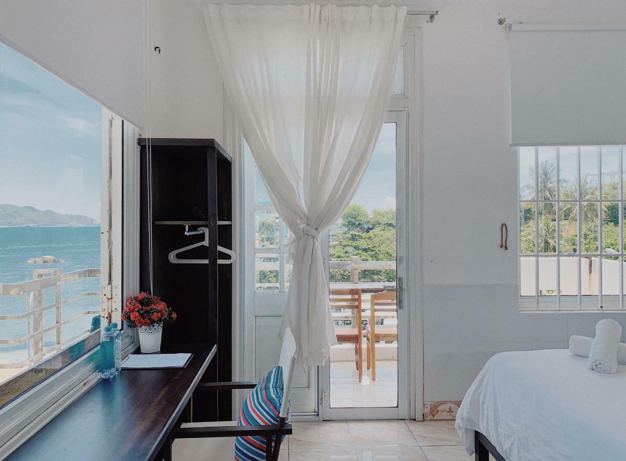 נה טראנג Vivid Seaside Homestay מראה חיצוני תמונה