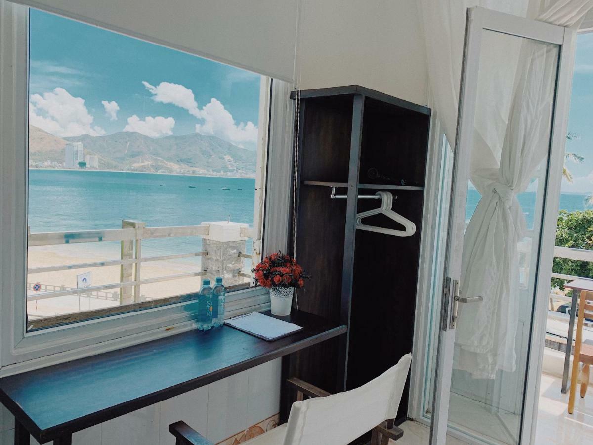 נה טראנג Vivid Seaside Homestay מראה חיצוני תמונה